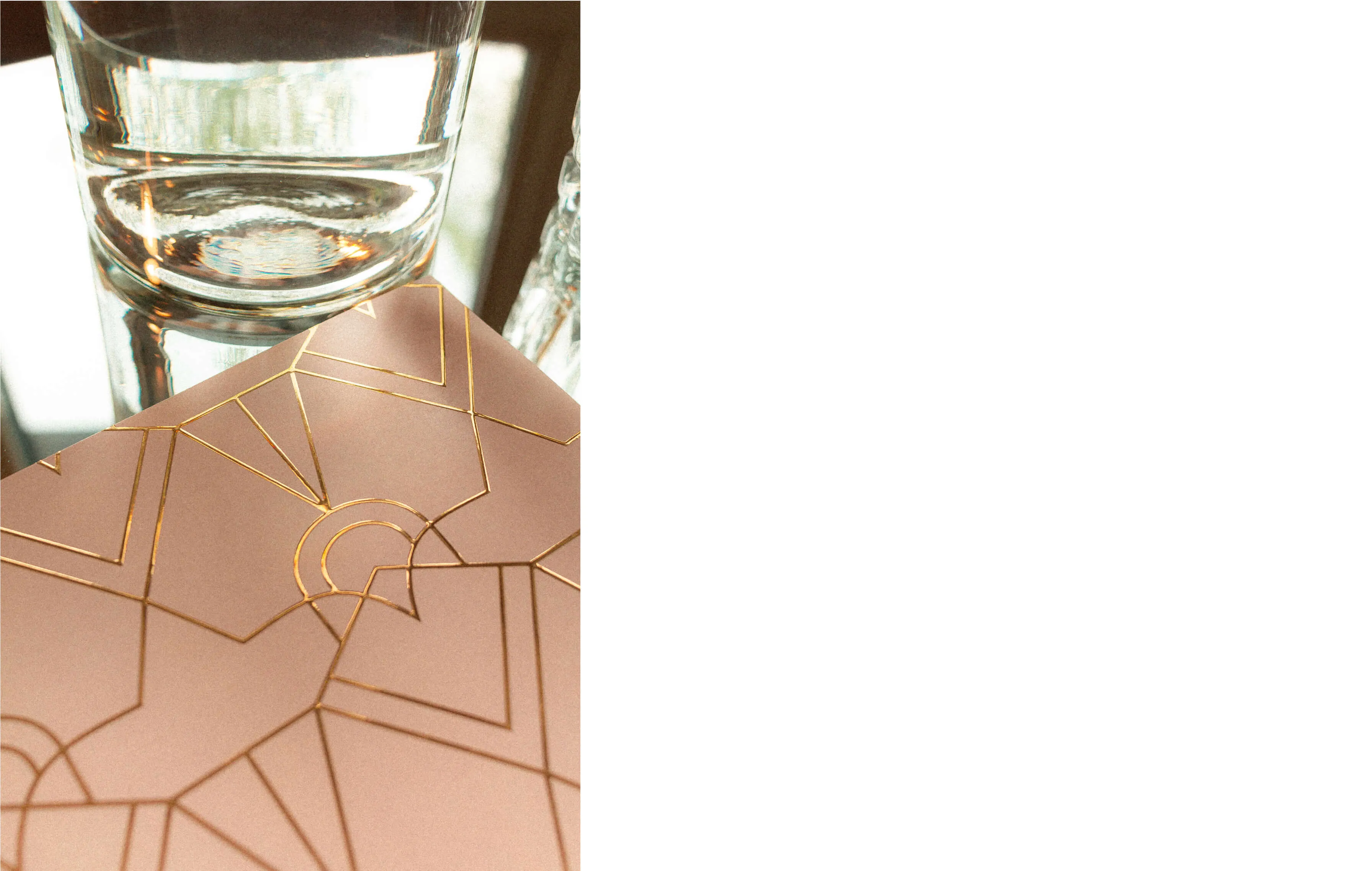 Паттерн айдентики на носителях